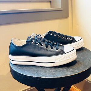 CONVERSE  BLACK LEATHER PLATFORM SIZE 9
